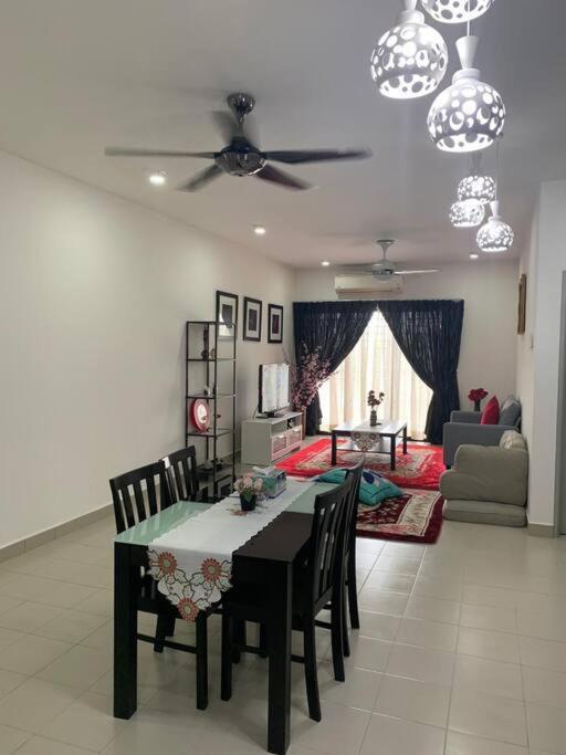 Homestay Shah Alam Eksteriør bilde